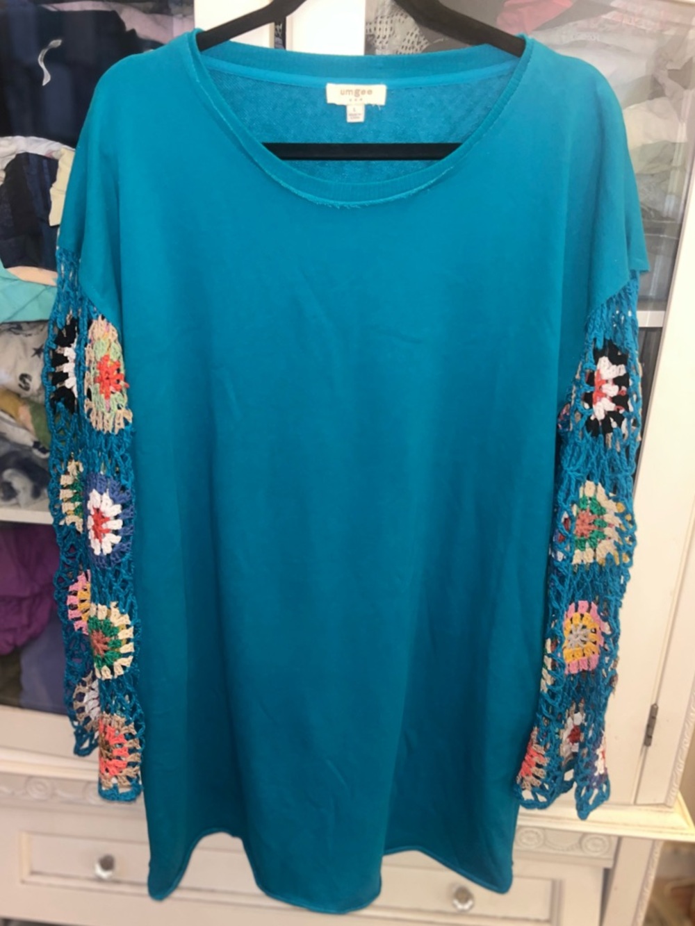 🌸NWOT🌺UMGEE size large boho  Crochet-Sleeve sweatshirt dress.